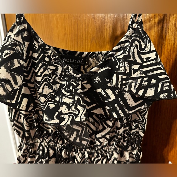 Wet Seal Beige and Black Patterned Dress - Picture 3 of 3